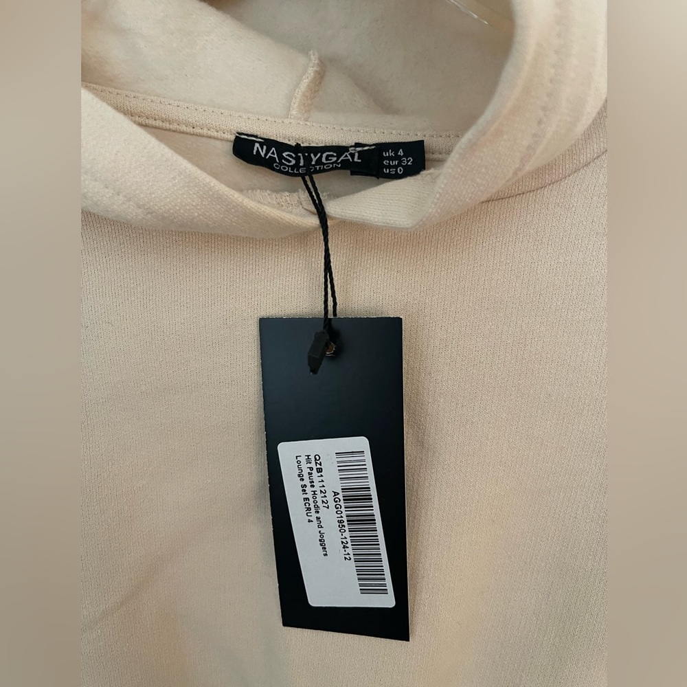 Cropped Cream Hoodie By‎ Nastygal 0 - Picture 4 of 8